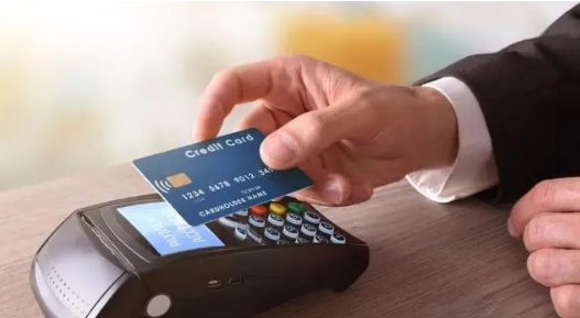 如何快速到账的POS机刷卡方式？
