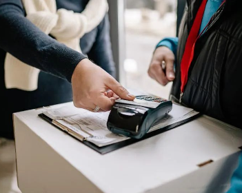 瑞伙伴POS机：2.0门店如何避免高关店率？